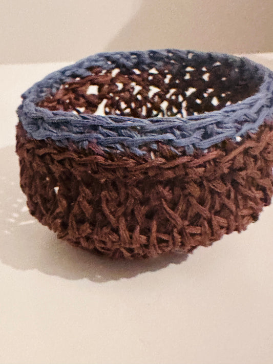 Small basket brown w/ blue stripe